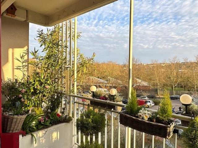 3 ZKB Wohnung mit Balkon in zentraler Lage