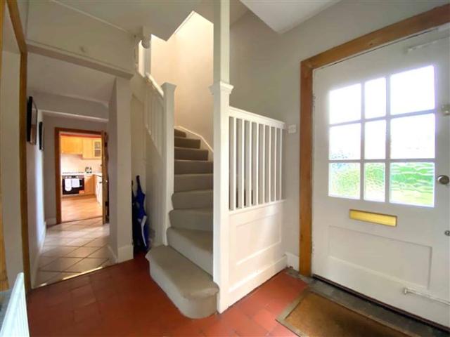 3,000 / month | Botanic Avenue, Glasnevin, Dublin 9 Ray Cooke Auctioneers 5024 MyHome. Ie Lettings