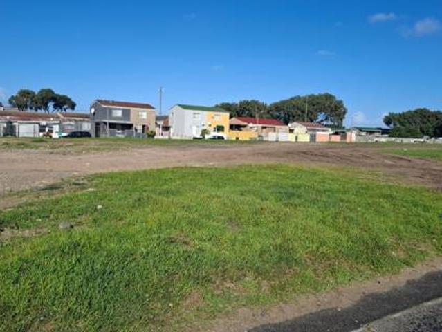 3 004 m² Land available in Lentegeur