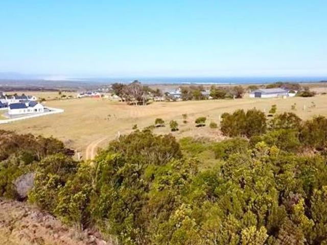 3 035 m² Land available in Kabeljous