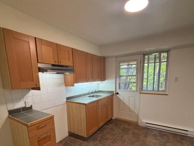 3 1/2 A LOUER ELECTRO INCLUS ROSEMOUNT 6834 CHATELAIN $1,300