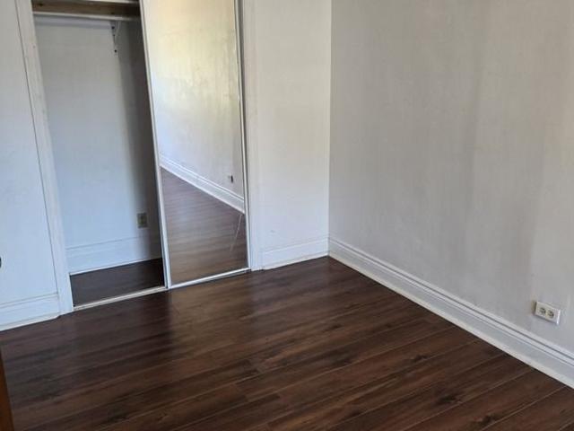 3 1/2 à Louer Tranquille Dans Un Triplex