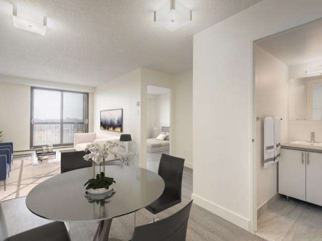 3 1/2 Rooms Premium for rent in Le Quatre Cent in 100 400 Place Juge Desnoyers, Montréal Laval, Laval, H7G 4S2