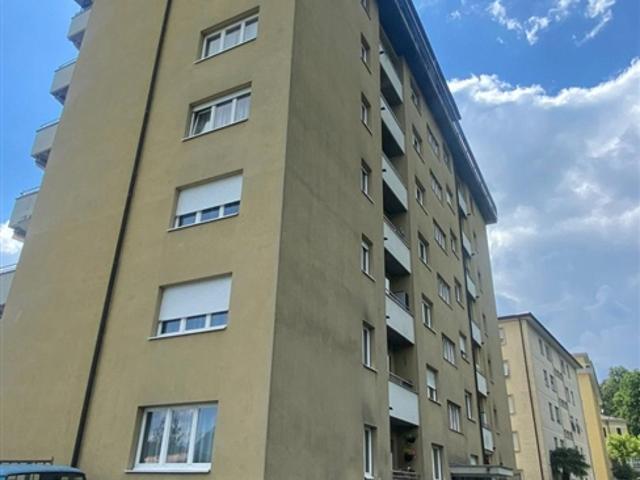 3 1/2 Zimmer Attikawohnung mit grosser Terrasse an ruhiger, sonniger Aussichtslage / appartamento attico di 3 1/2 locali con grande terrazza