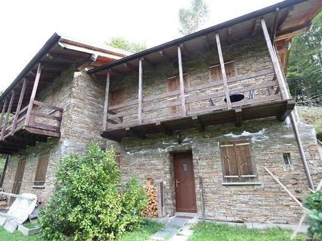 3 1/2 Zimmer Rustic in einer Waldlichtung in Italien / 3 1/2 room rustic in nature in Italy