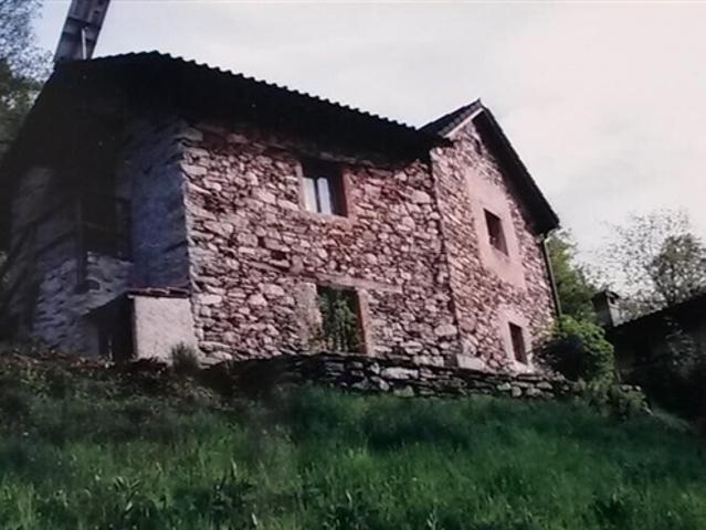 3 1/2 Zimmer Rustico mit grossem Umschwung / 3 1/2 Zimmer rustikal mit großem Rasen und Wald