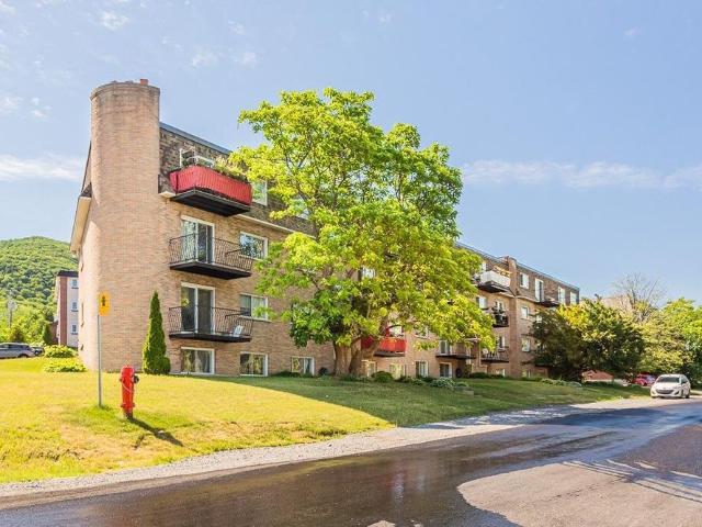 3 1/2 305 Rue Pineault, Mont St Hilaire