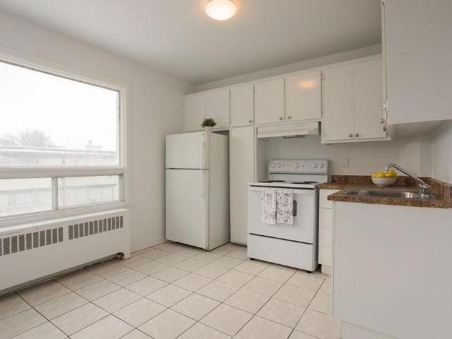 3 1/2 4290 Métropolitain, Montréal