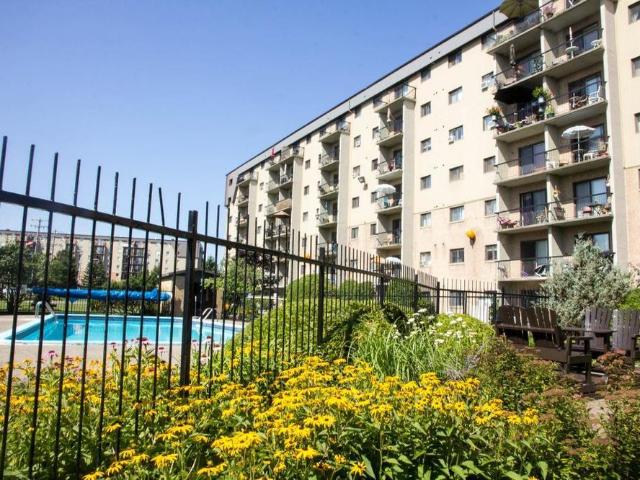 3 1/2 4 1/2 5 1/2 Charlesbourg Piscine jardins libre ou octobre
