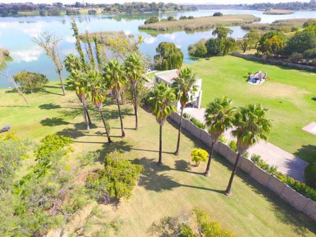 3.1 ha Land available in Kaalplaats