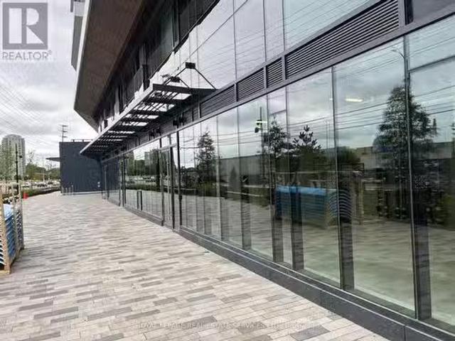 3 2485 Eglinton Avenue W, Mississauga, ON, L5M 2T1 commerc.