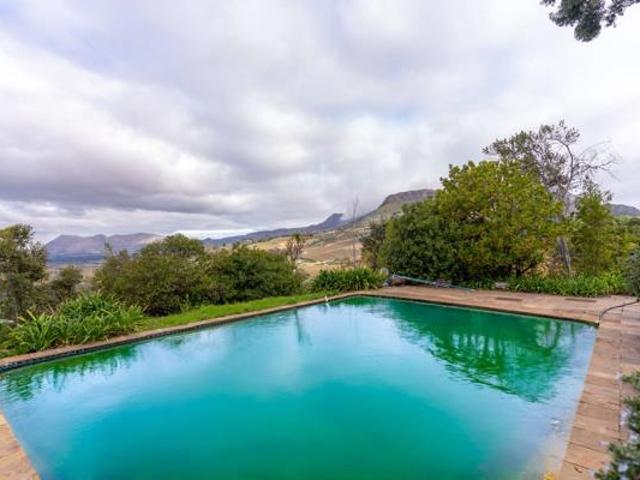 3 255 m² Land available in Constantia
