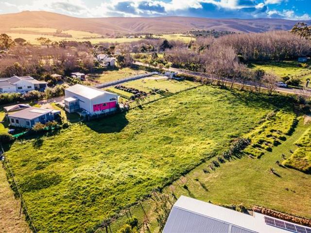 3 279 m² Land available in Baardskeerdersbos