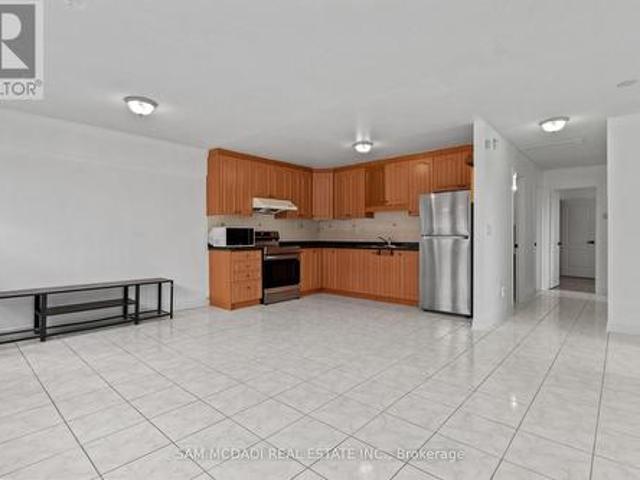3 2922 Islington Avenue, Toronto, ON, M9L 2K4 house for lease | Listing ID W13128 | Royal LePage