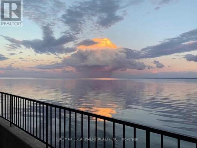 3 2136 Old Lakeshore Road, Burlington, ON, L7R 1A3 townhouse for sale | Listing ID W12197 | Royal LePage