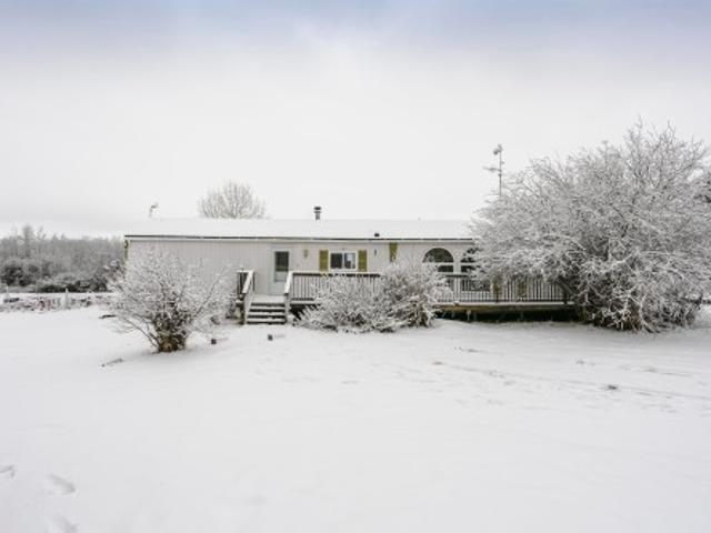 3 23319 Twp Rd 572, Rural Sturgeon County, AB, T0A 0K0 house for sale | Listing ID E4485 | Royal LePage