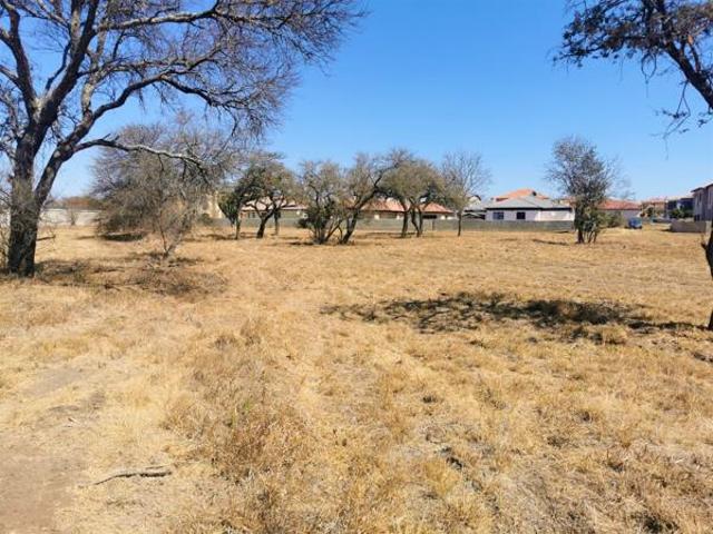 3.2 ha Land available in Bendor