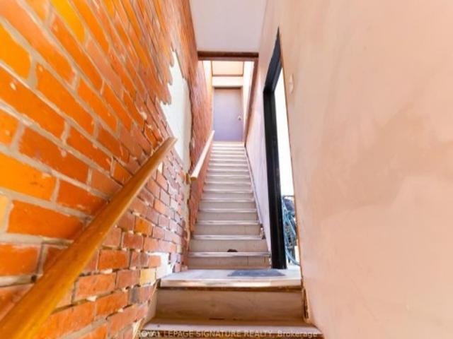 3 2 London Street, Toronto, ON, M6G 1M9 house for lease | Listing ID C13574 | Royal LePage