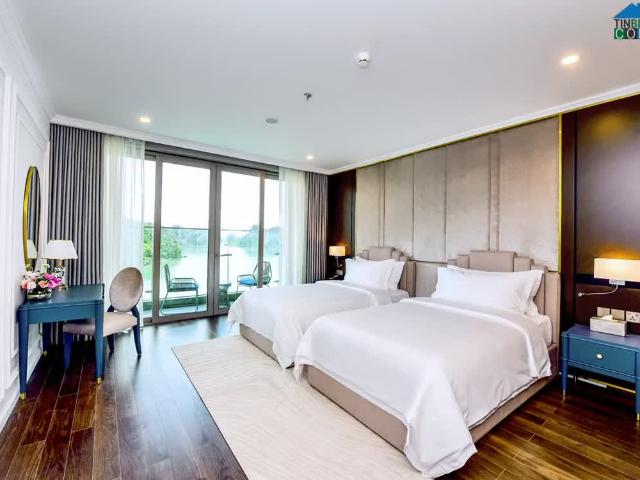3,2 tỷ căn 60m2, bán căn hộ mặt biển nhìn ra bến du thuyền Ao Tiên, bàn giao full nội thất