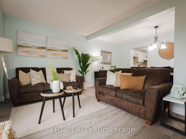 3 318 Laurier Avenue, Milton | 3Beds/3Bath, Townhouse, $3,200/mo | Condos. Ca