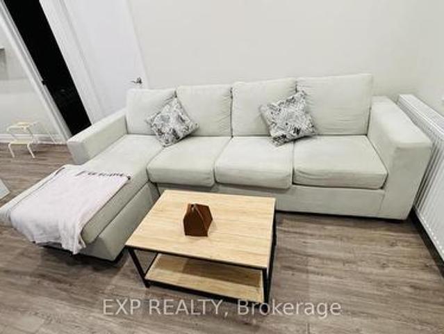 3 3289 Lakeshore Boulevard W, Toronto, ON, M8W 1M8 investment for lease | Listing ID W13070 | Royal LePage