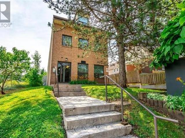 3 4872 Valley Way, Niagara Falls Cherrywood, ON, L2E 1W3 condo for sale | Listing ID X12282 | Royal LePage