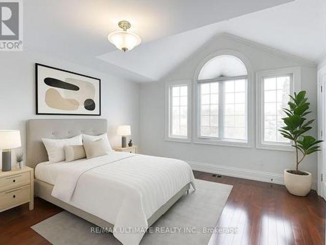 3 40 Harrow Drive, Toronto, ON, M6M 2X3 house for lease | Listing ID W13045 | Royal LePage