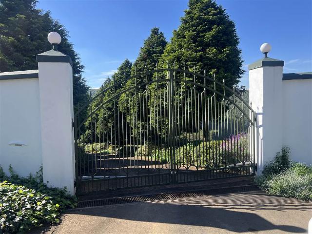 3.4 ha Smallholding in Howick