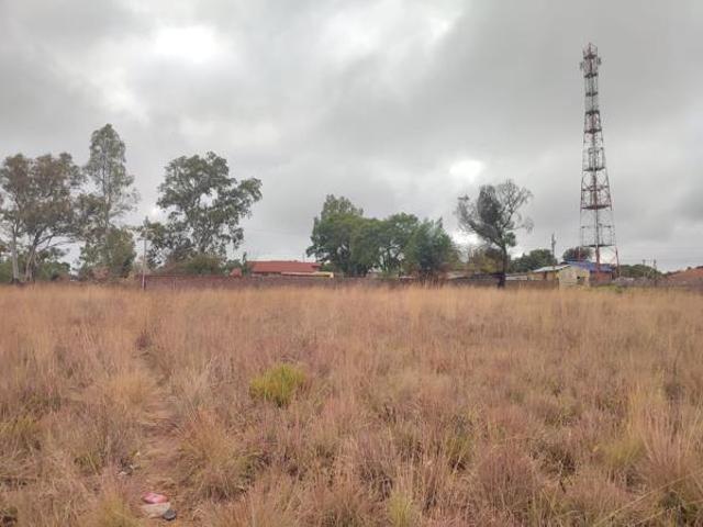 3 586 m² Land available in Koster
