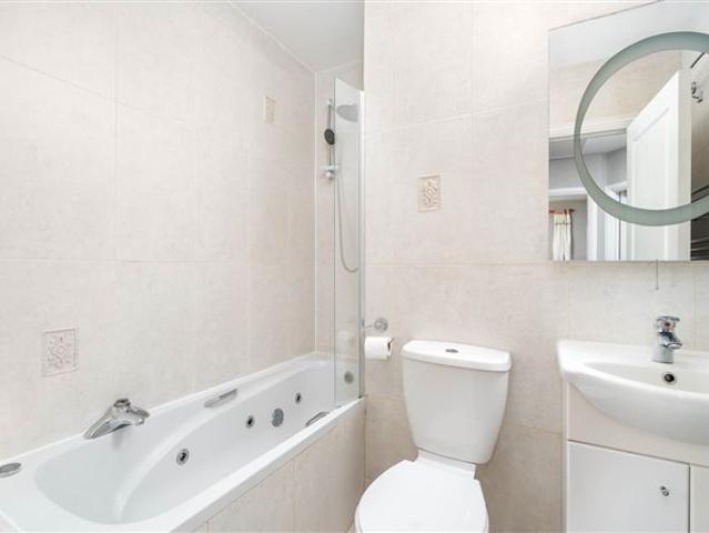 3,500 / month | 157 Carysfort Park, Blackrock, County Dublin Get Property Estate Agents 5018 MyHome. Ie Lettings
