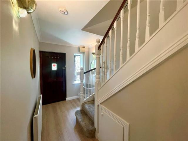 3,500 / month | 20 Foxrock Mount, Foxrock, Dublin 18 Keane Thompson Property Consultants 5019 MyHome. Ie Lettings
