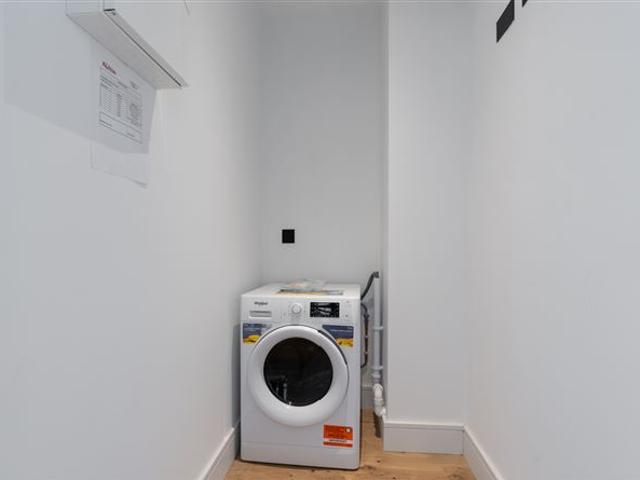 3,500 / month | Apt, Ropemaker Place Cardiff Lane, Grand Canal Dk, Dublin 2 Sherry FitzGerald Lettings Sheehy 5006 MyHome. Ie Lettings