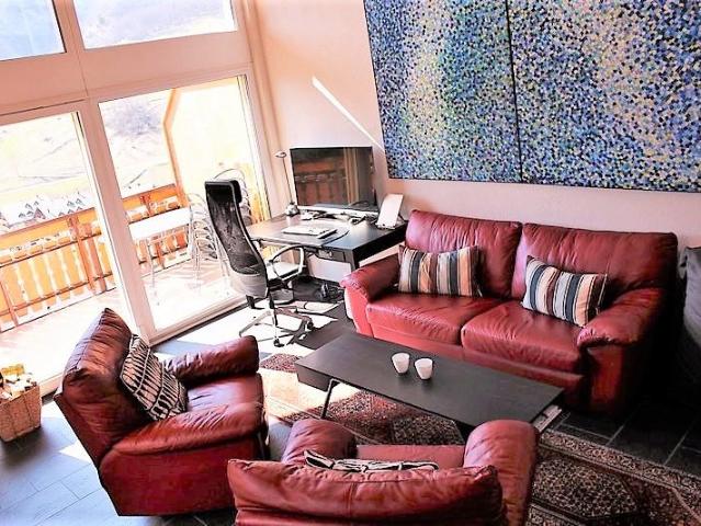 3.5 16, exklusive 3.5 Zimmerwohnung DE LUXE mit Cheminèe und grossem Balkon Süd
