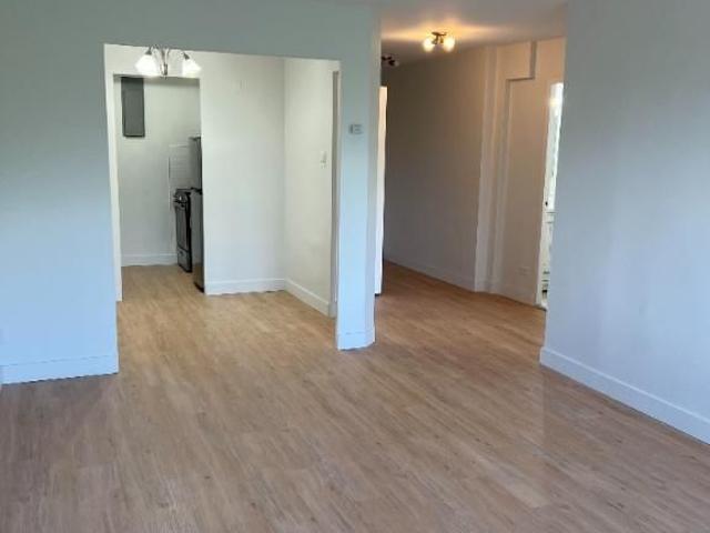 3.5 Apartments Available A louer • For Rent