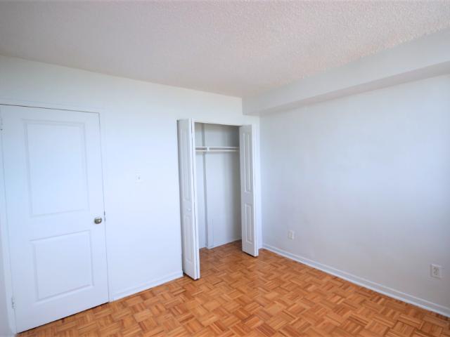 3.5 available JULY 1st – 7705 boul Acadie
