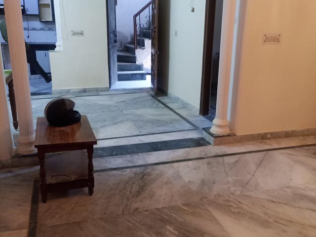 3.5 Bedroom 1800 Sq.Ft. Builder Floor in Sector 11 Noida Listing ID: #9889
