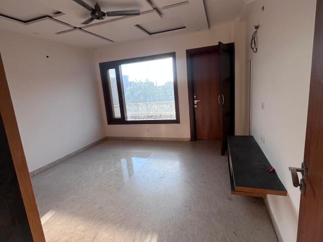 3.5 Bedroom 1800 Sq.Ft. Builder Floor in Paschim Vihar Delhi Listing ID: #9456
