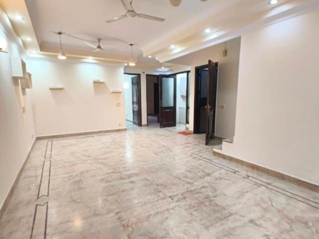 3.5 Bedroom 200 Sq.Yd. Builder Floor in Kalkaji Delhi Listing ID: #9897