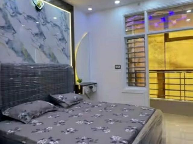 3.5 Bedroom 2200 Sq.Ft. Builder Floor in Rajouri Garden Delhi Listing ID: #8934