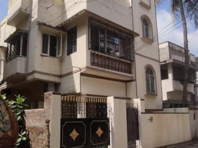 3.5 Bedroom 3500 Sq.Ft. Apartment in Vesu Surat Listing ID: #9667