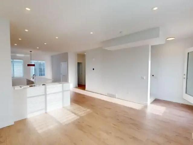 3.5 Bedroom Townhouse Calgary AB 102846499