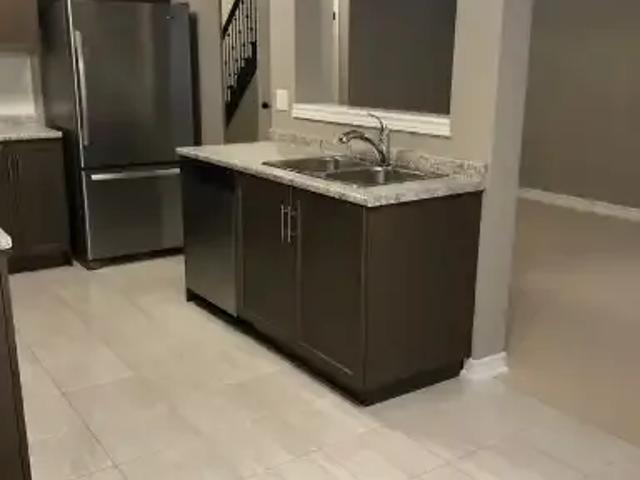 3.5 Bedroom Townhouse Grimsby ON 105580823