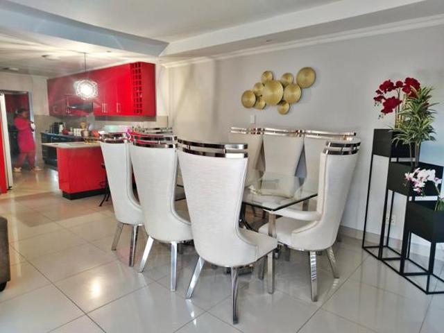 3.5 Bedroom Townhouse in Arboretum