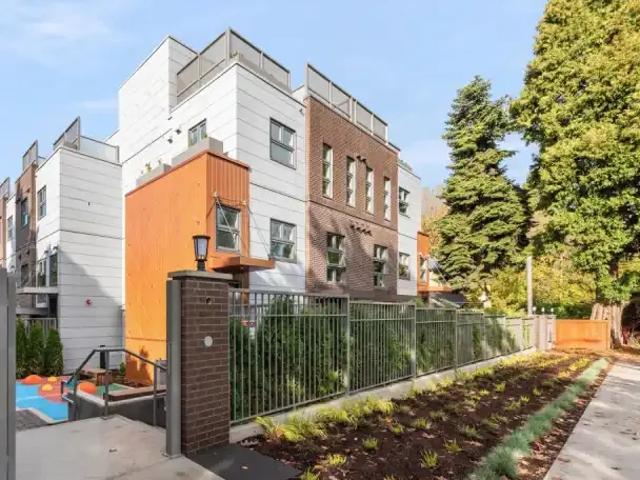 3.5 Bedroom Townhouse Vancouver BC 99410238