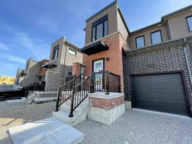 3.5 Bedroom Apartment Barrie ON 102846674