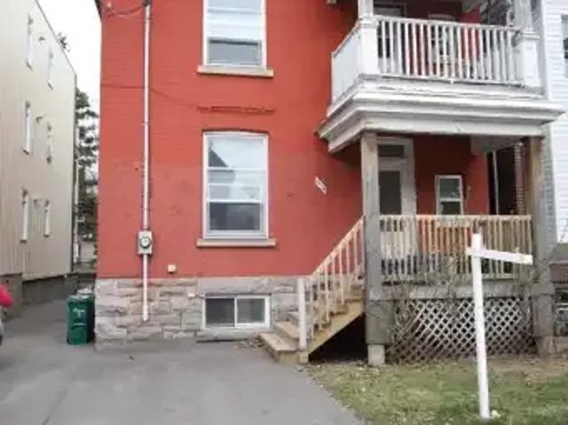 3.5 Bedroom Apartment Ottawa ON 102846694