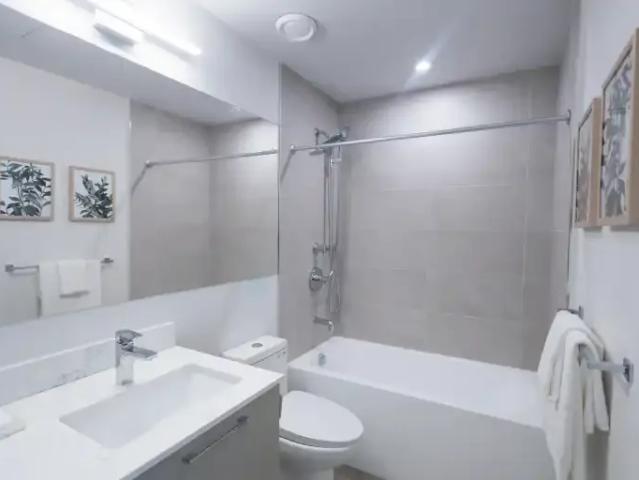 3.5 Bedroom Apartment Surrey BC 103091284