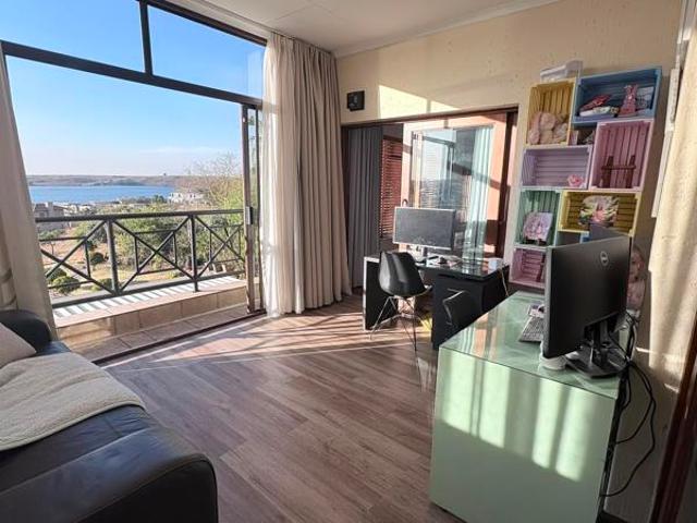 3.5 Bedroom House in Bankenveld