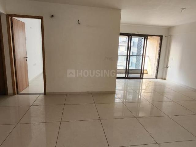3.5 BHK Apartment in University Area for rent Ahmedabad. The reference number is 19773324