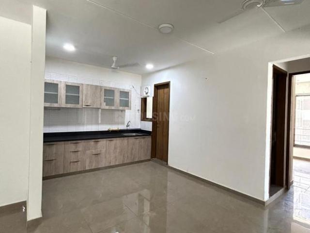 3.5 BHK Apartment in Vaishno Devi Circle for rent Ahmedabad. The reference number is 20360065